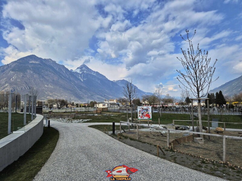 Espaces Extérieur est, BArryland, MArtigny. La vue direction est vers la vallée du Rhône.