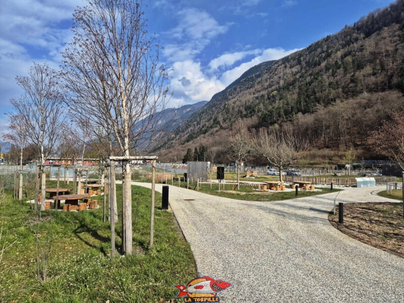 Espaces Extérieur est, BArryland, MArtigny. La zone de pique-nique.