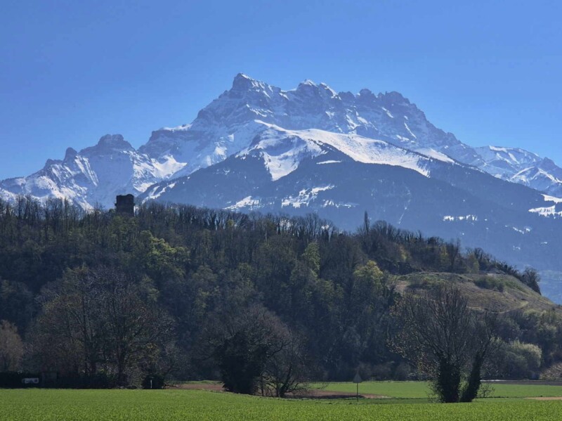 La tour de St-Triphon depuis le nord.