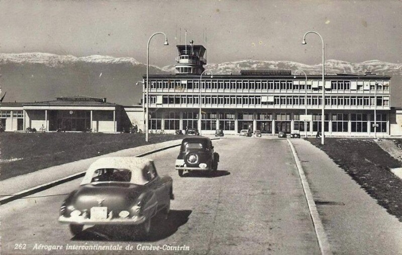 La route d'accès à l'aéroport dans les années 1950. La route d'accès à l'aéroport dans les années 1950. Genève
