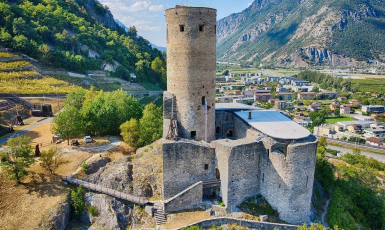 🏰🚪 Château de la Bâtiaz – Martigny