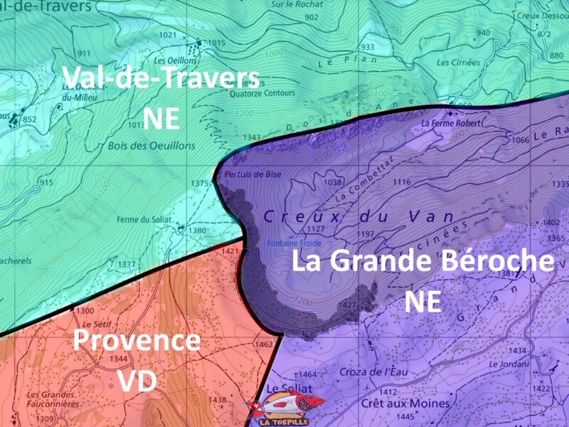 Une image qui montre les trois communes dans lesquelles se trouve le site élargi du Creux du Van. En bleu foncé, la commune neuchâteloise de La Grande Béroche, en bleu clair, la commune de Val-de-Travers, en rouge, la commune vaudoise de Provence. Les communes de Val-de-Travers et de la Grande Béroche sont issues de la fusion récente de plusieurs communes.