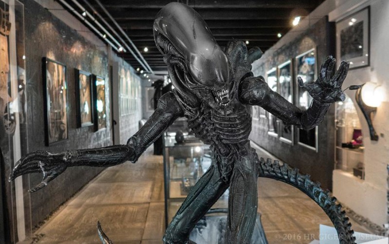 Un alien de HR Giger dans le musée.