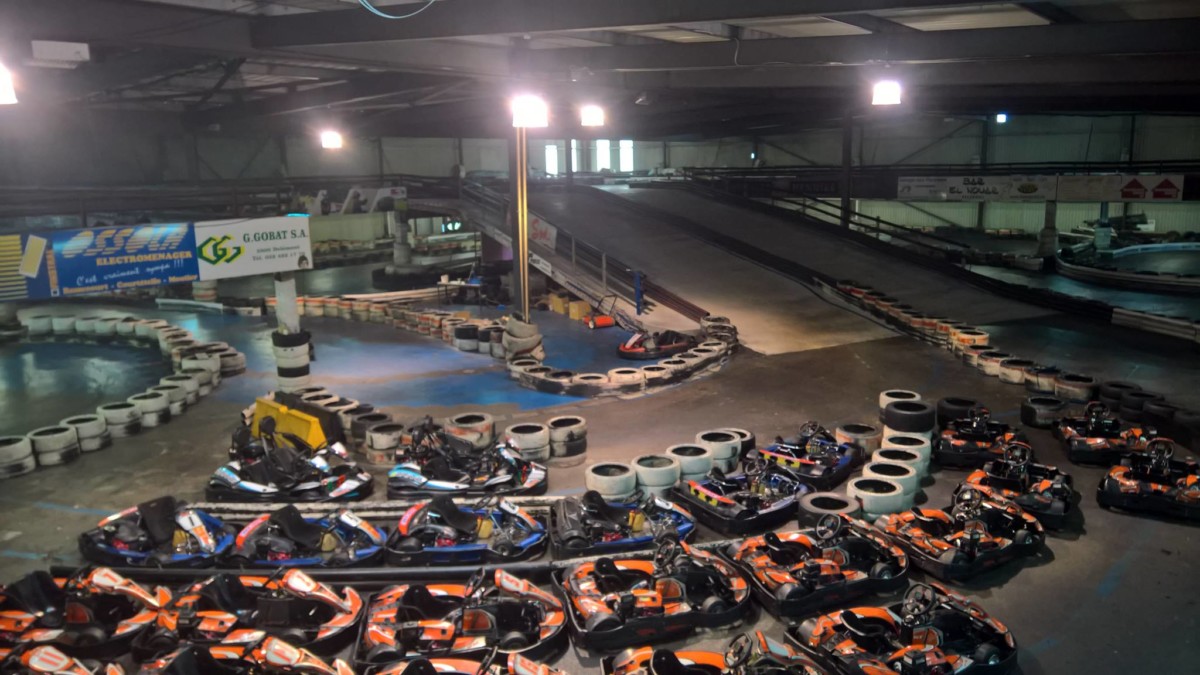 La piste intérieure du karting de Bassecourt longue de 350 m.