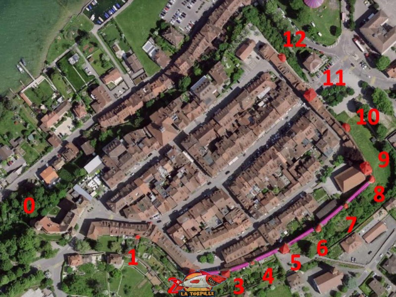 Le plan des tours de la ville de Morat. En rose, la partie visitable des remparts (sud-est).