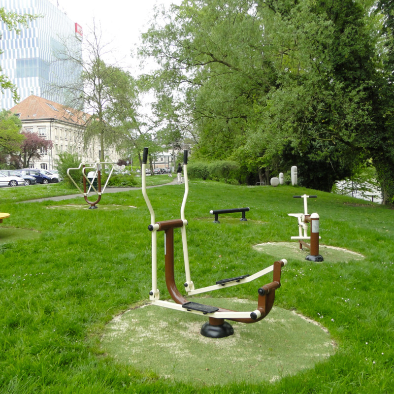 Le fitness urbain en extérieur du Quai Ansermet à Genève.