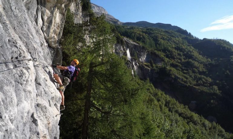 ⛰️ Via Ferrata de la Cascade du Dar – Les Diablerets