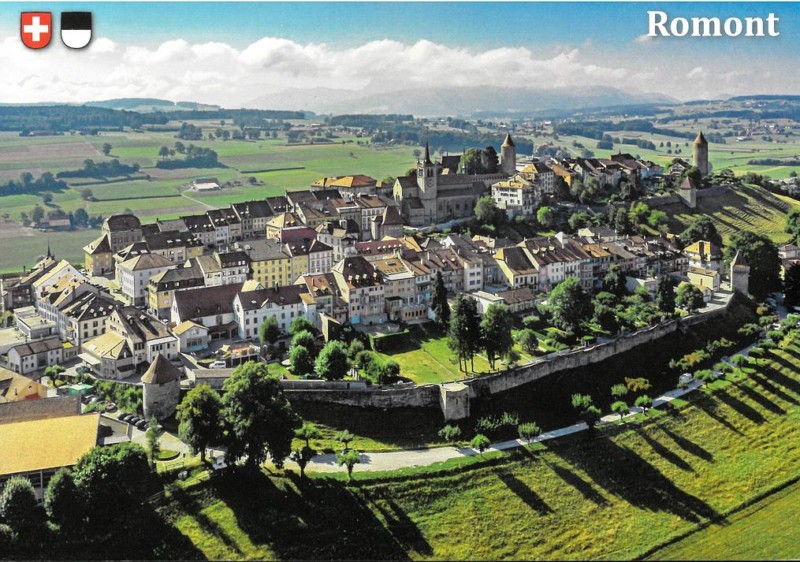 La vue d'ensemble de la ville médiévale de Romont, direction sud. Vitroparcours - Tour des Remparts de Romont