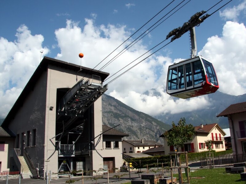 La station aval à Riddes dans la vallée du Rhône.