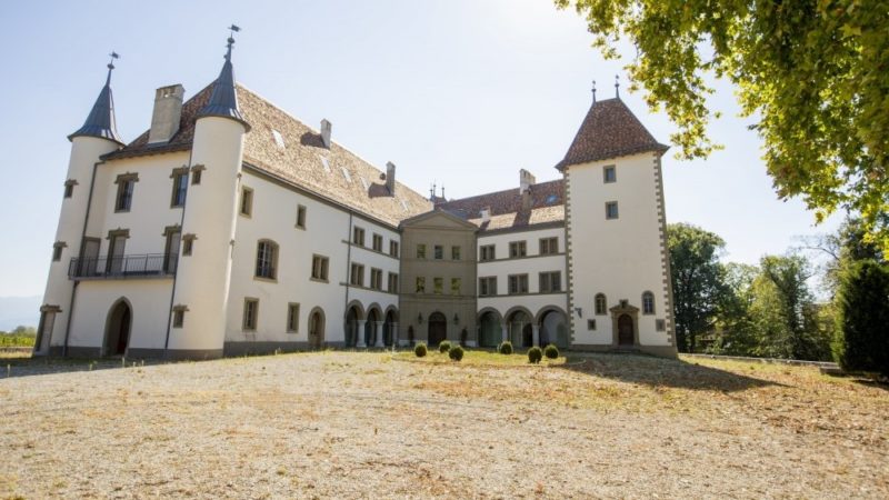 Le château d'Allamand avec sa cour intérieure