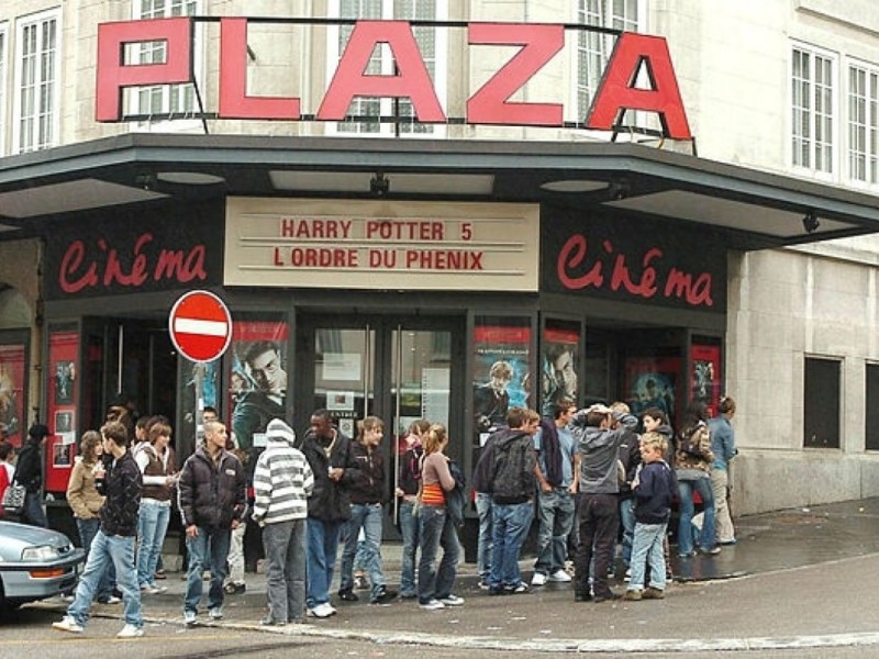 L'entrée du cinéma Plaza. la Chaux-de-Fonds L'entrée du cinéma Plaza. la Chaux-de-Fonds