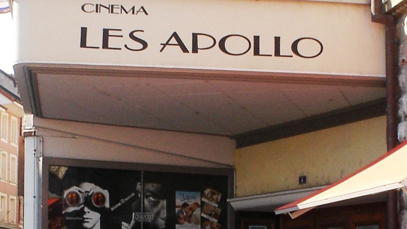 L'extérieur du cinéma les Apollo à Payerne.