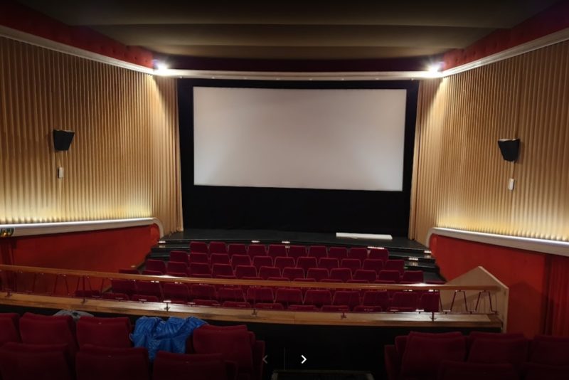 cinema cinecrancrans montana interieur