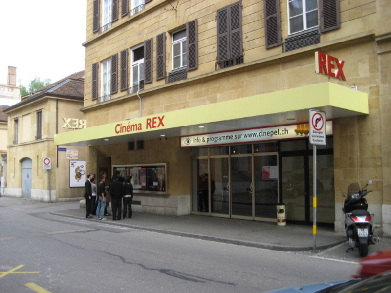 L'extérieur du cinéma Rex à Neuchâtel.