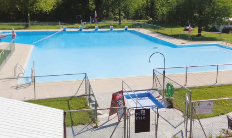 🏊 Piscine Extérieure du Camping de Penthalaz