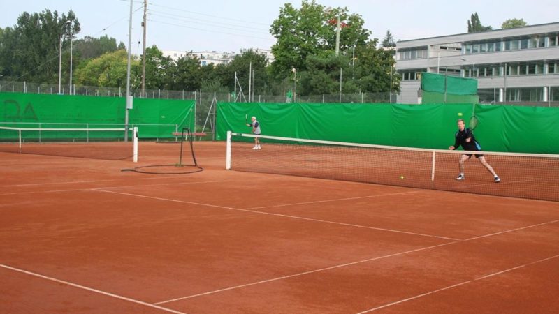Les terrains de tennis en extérieur. lausanne sports