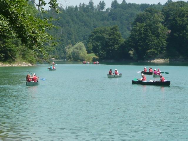 Le canoe sur le lac de la Gruyère.