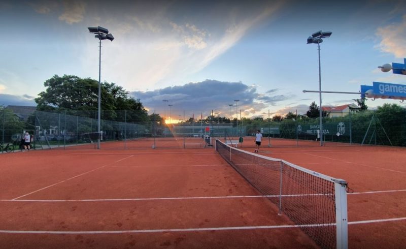 Les terrains de tennis de Cologny en extérieur.