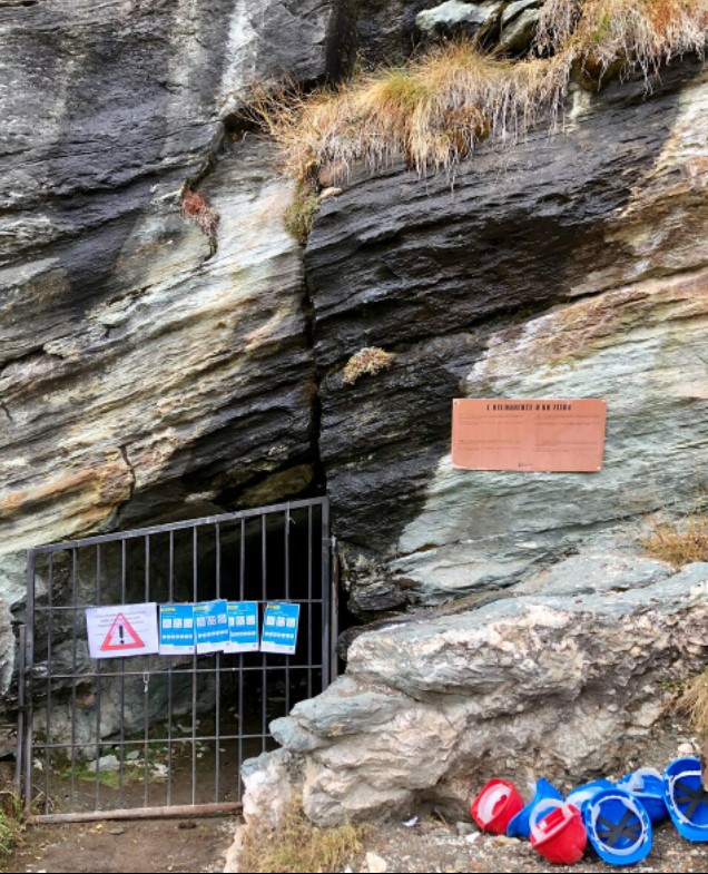 L'entrée de la mine de cuivre de la Lée.
