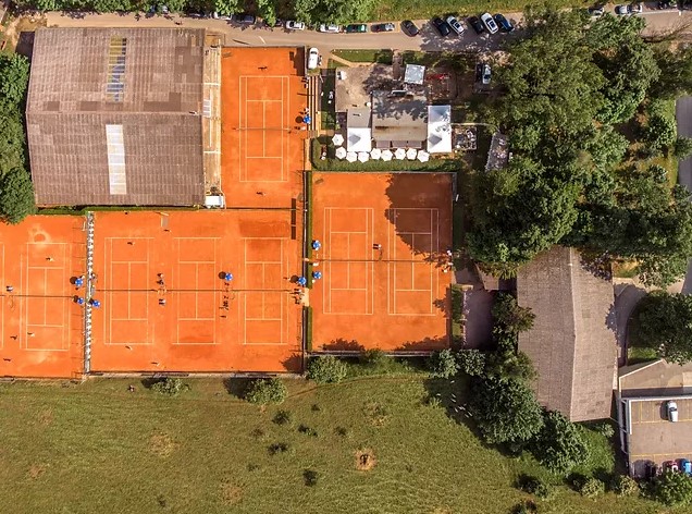 Les terrains de tennis de Neuchâtel Cadolles.
