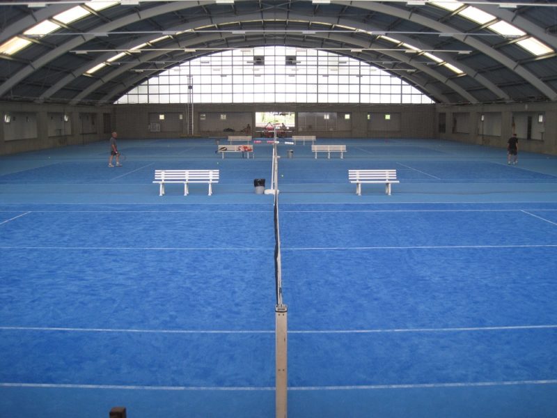Les terrains de tennis de Martigny en intérieur.