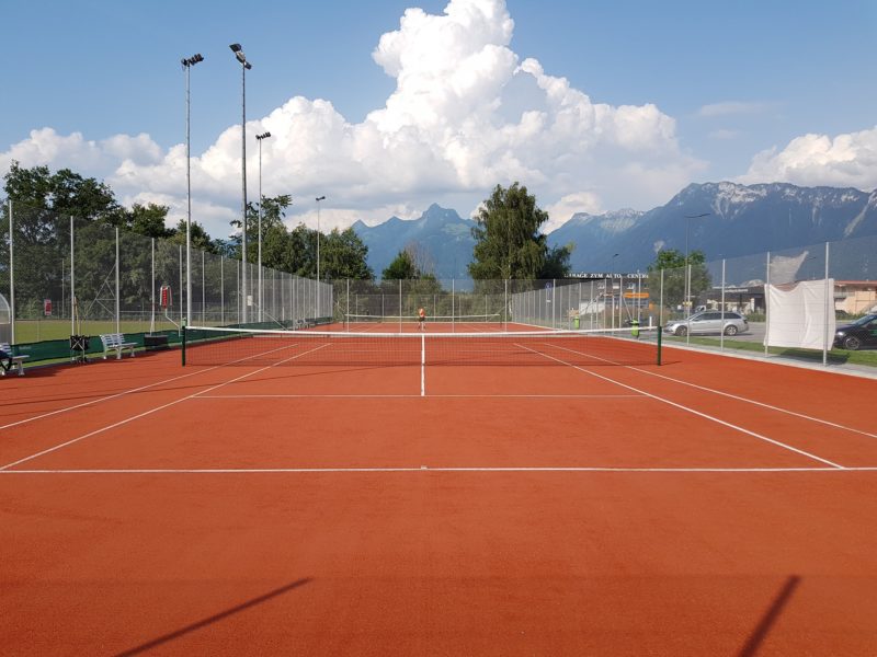 Les terrains de tennis du Bouveret en extérieur.