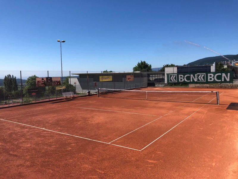 Les terrains de tennis en extérieur de Cernier dans le Val-de-Ruz
