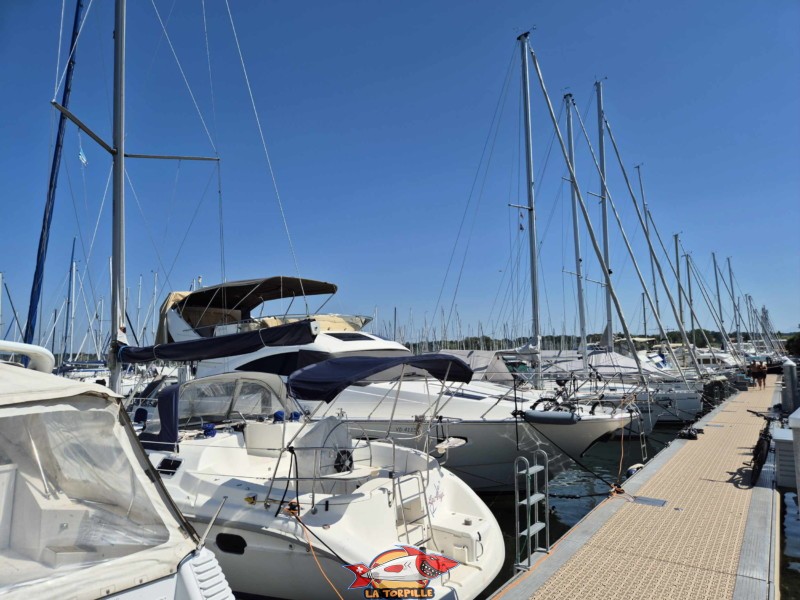 Port de Chevroux. Débarcadère de Chevroux, lac de Neuchâtel, Broye-Vully, canton de Vaud.