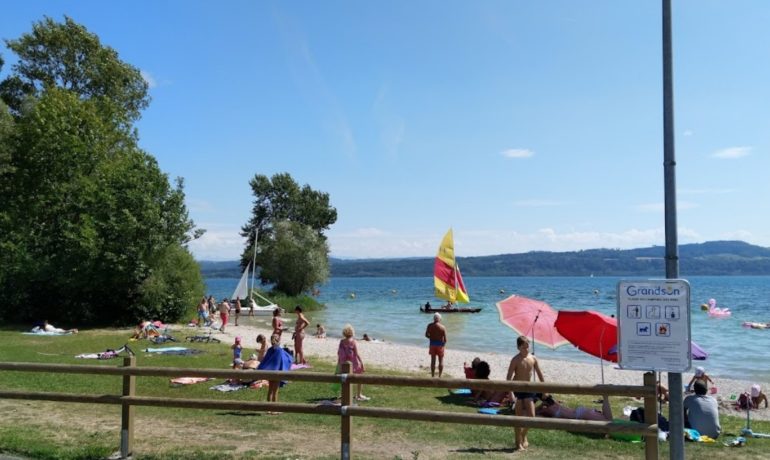 🏖️ Plage de Corcelettes / Les Pins – Grandson