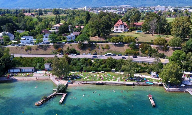 🏖️ Plage des Trois Jetées – Nyon