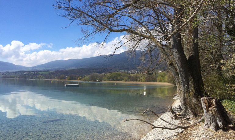 🏖️ Plage de la Pointe du Grain – Bevaix
