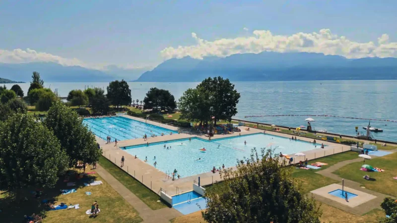 Les bassins de Pully-Plage. Les bassins de Pully-Plage.