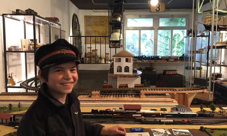 🚌 Eisenbahn und Sammler Museum – Courlevon