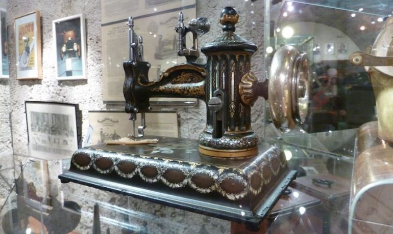 🔧 Musée Suisse de la Machine à Coudre et des Objets Insolites – Fribourg