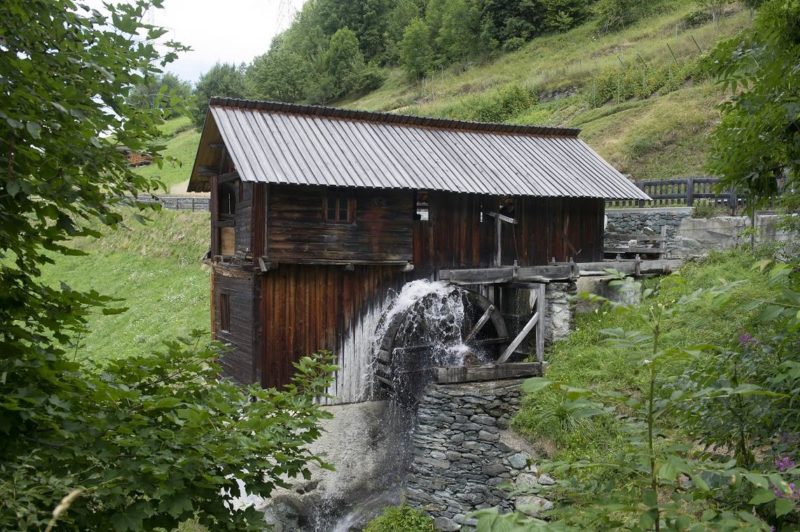 La scie et moulins de Sarreyer dans le district d'Entremont