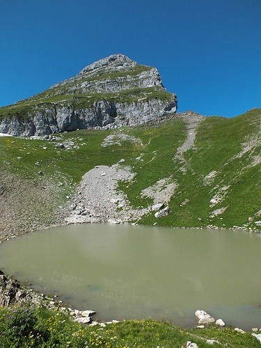Le lac avec la Tour de Mayen.