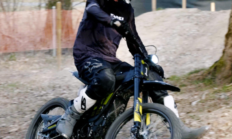 🖐️ Cobalt Xron – La Croix/Lutry