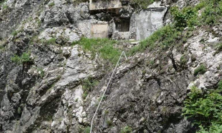 ⚔️ Fortins du Haut-de-la-Tour – Val-de-Travers