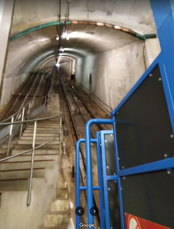 L'étonnant funiculaire souterrain qui permet de relier la bâtiment adminsitratif à l'usine hydroélectrique au niveau du cours de l'Orbe