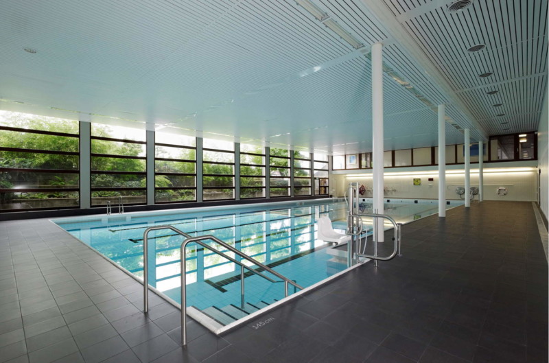 La piscine intérieure du collège de l'Annexe-Ouest