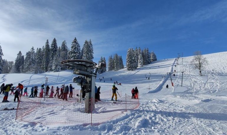 ⛷️ Téléski du Crêt-Meuron – La Vue-des-Alpes