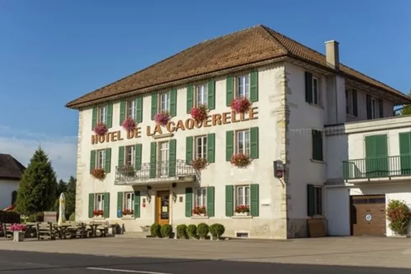 L'hôtel-restaurant de la Caquerelle. Il se trouve près du col des Rangiers se trouve sur la route entre les villes de Porrentruy et de Delémont