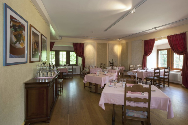 L'intérieur du château transformé en restaurant