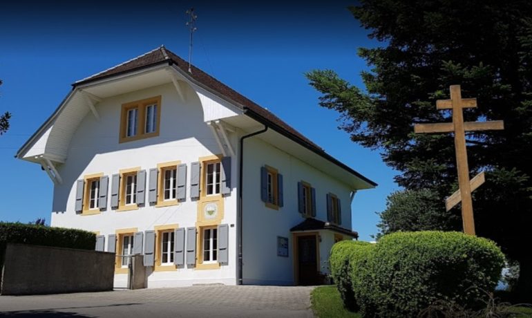 ⛪ Monastère de la Sainte-Trinité – Dompierre