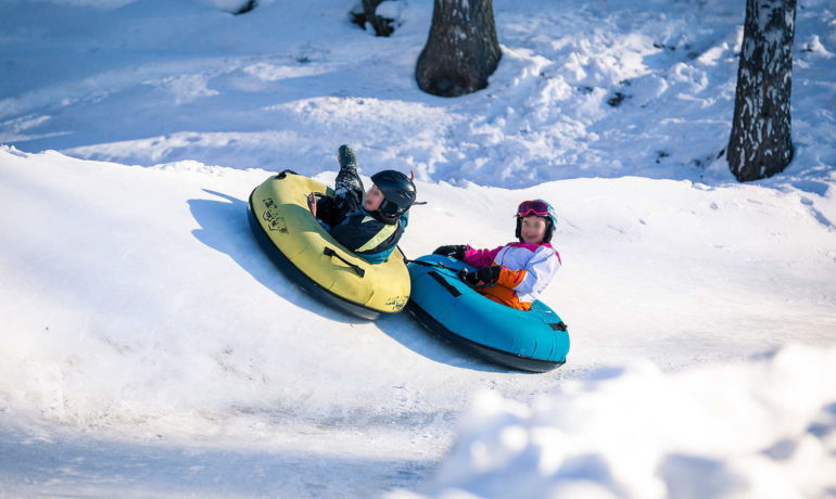 🛟🛷 Snowtubing et Mini-Luge Nax – Espace Loisirs du Mont-Noble