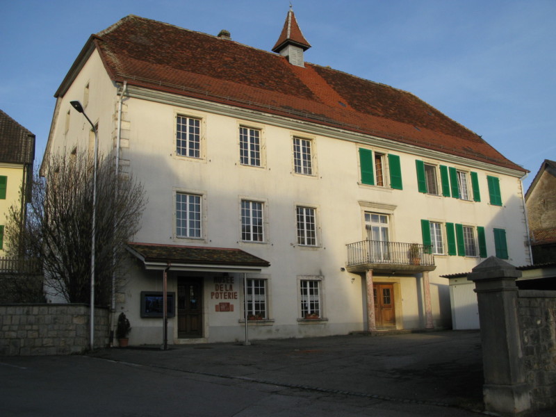 Le bâtiment du musée de la poterie