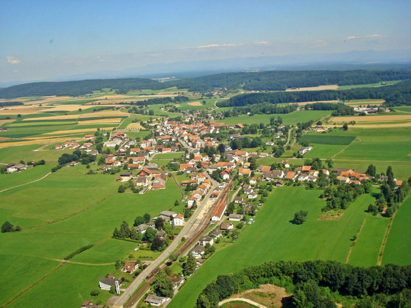 Une vue d'avion de la ville de Bonfol