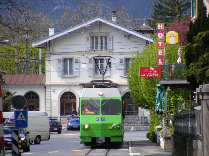 Le train près de la gare CFF d'Aigle