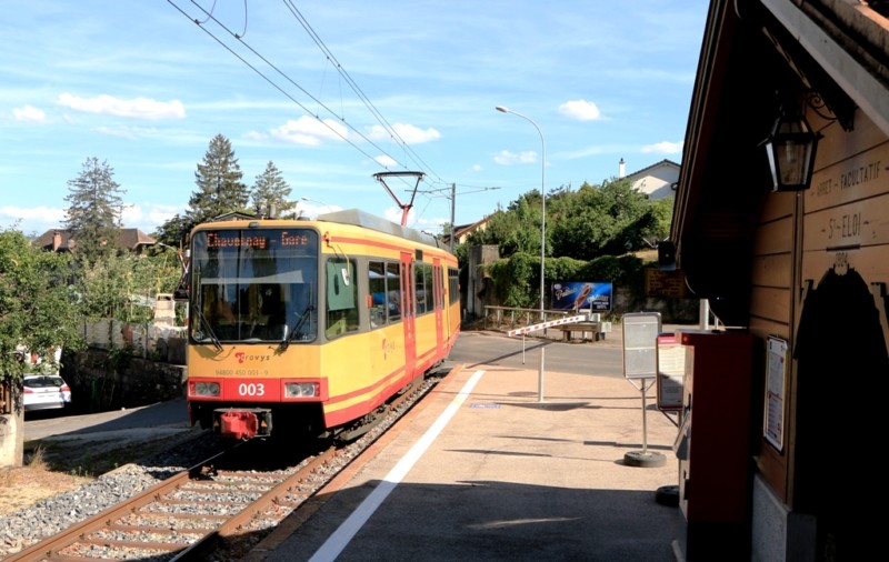 Le train en gare de St-Éloi