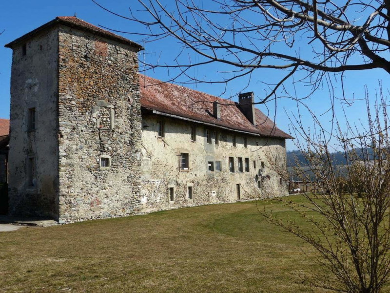 L'extérieur du château de Vuissens.